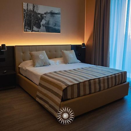 Hotel Puccini Пескьера-дель-Гарда Экстерьер фото