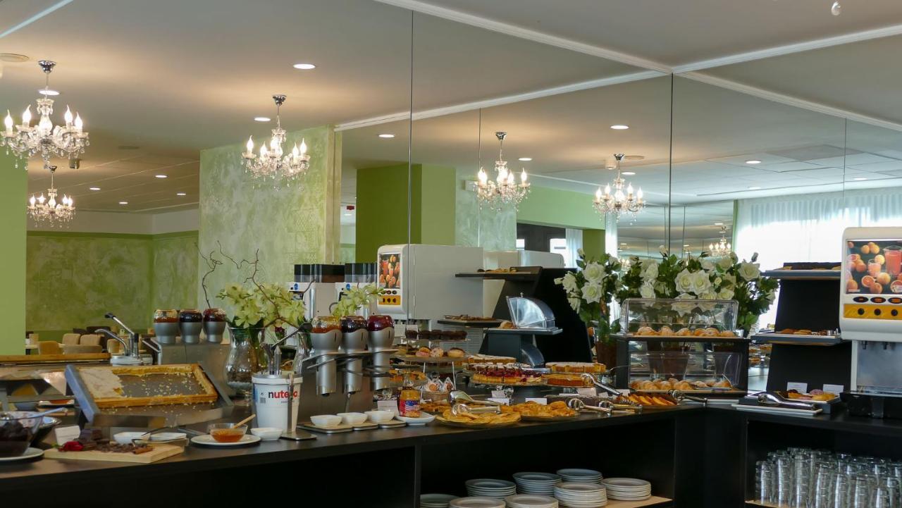 Hotel Puccini Пескьера-дель-Гарда Экстерьер фото