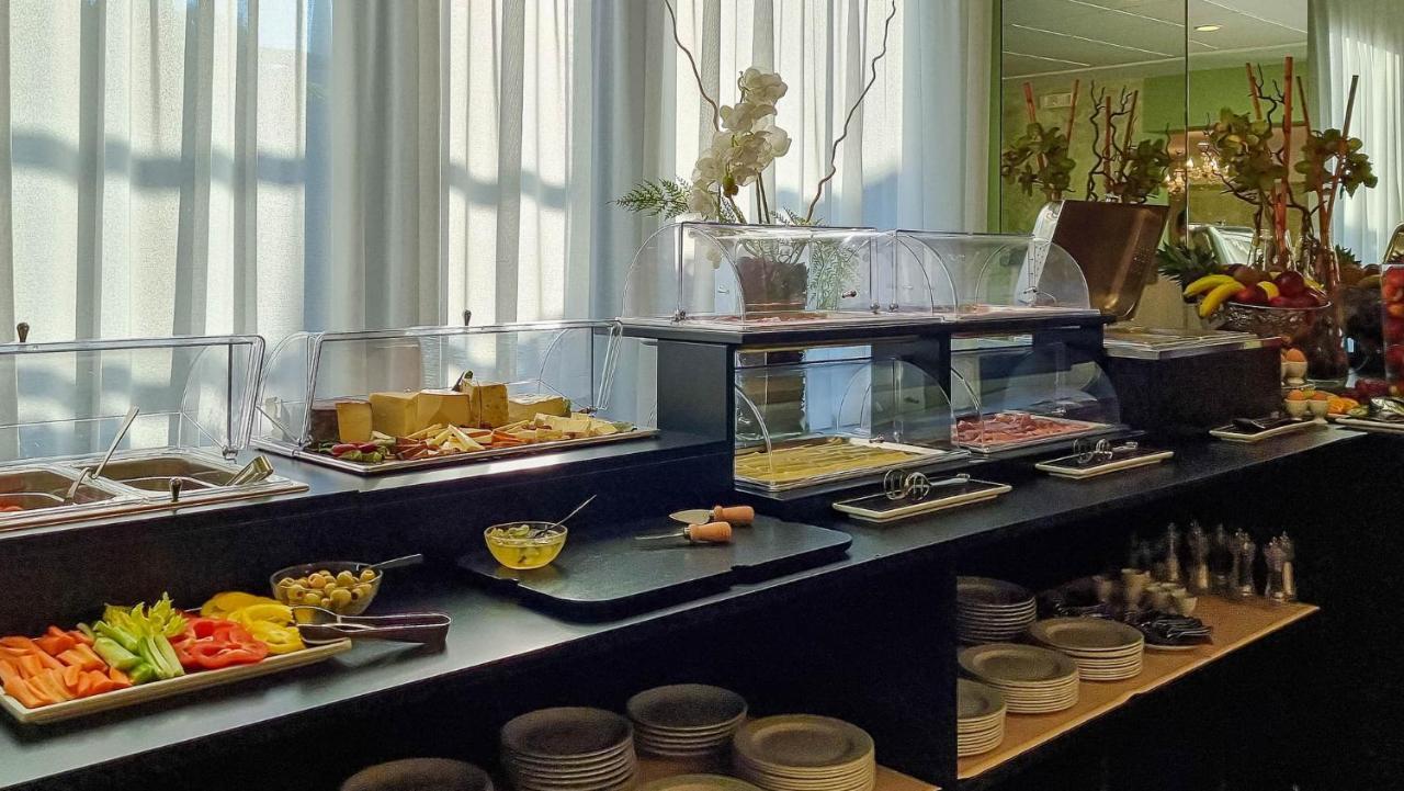 Hotel Puccini Пескьера-дель-Гарда Экстерьер фото