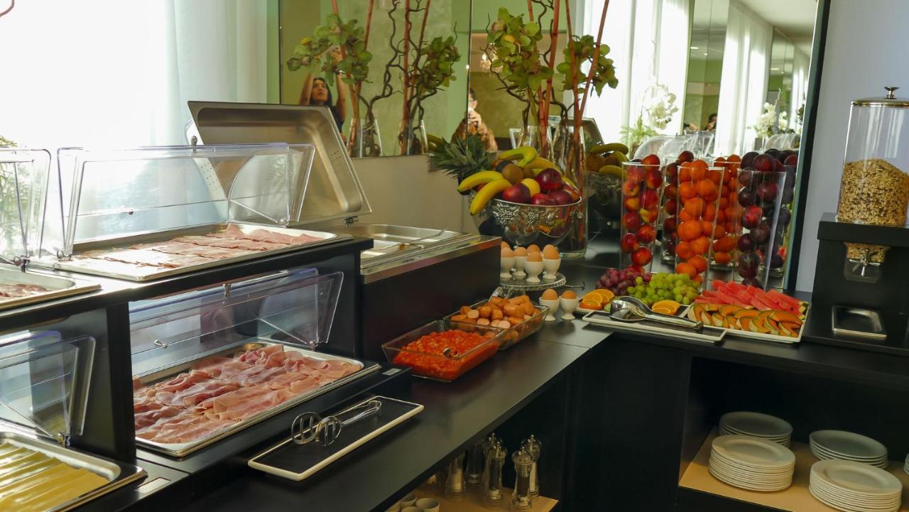 Hotel Puccini Пескьера-дель-Гарда Экстерьер фото