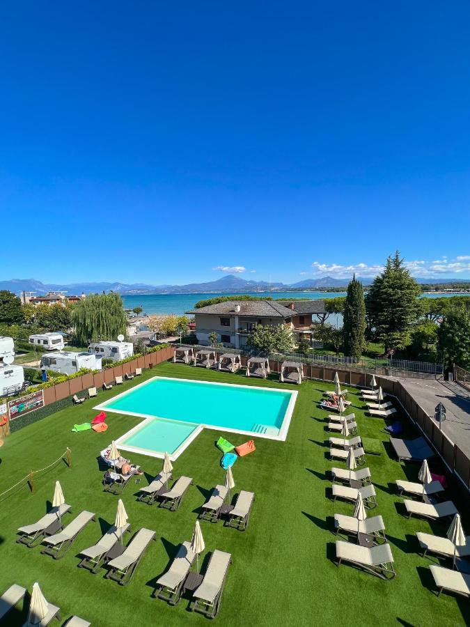 Hotel Puccini Пескьера-дель-Гарда Экстерьер фото
