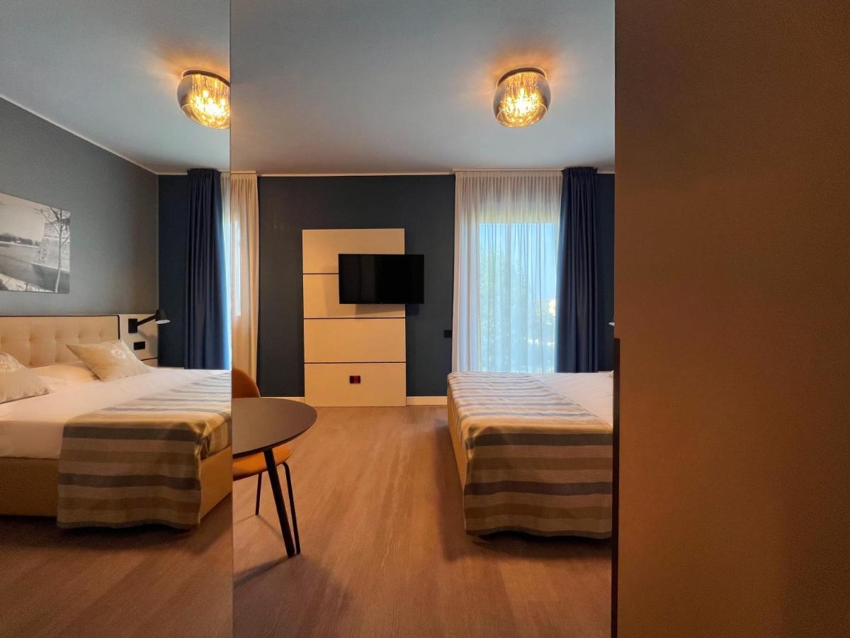 Hotel Puccini Пескьера-дель-Гарда Экстерьер фото