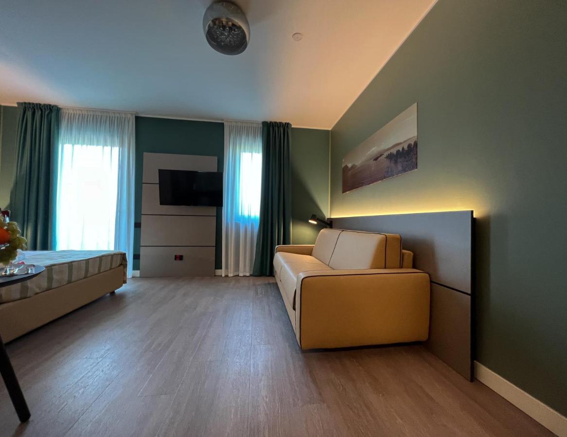 Hotel Puccini Пескьера-дель-Гарда Экстерьер фото