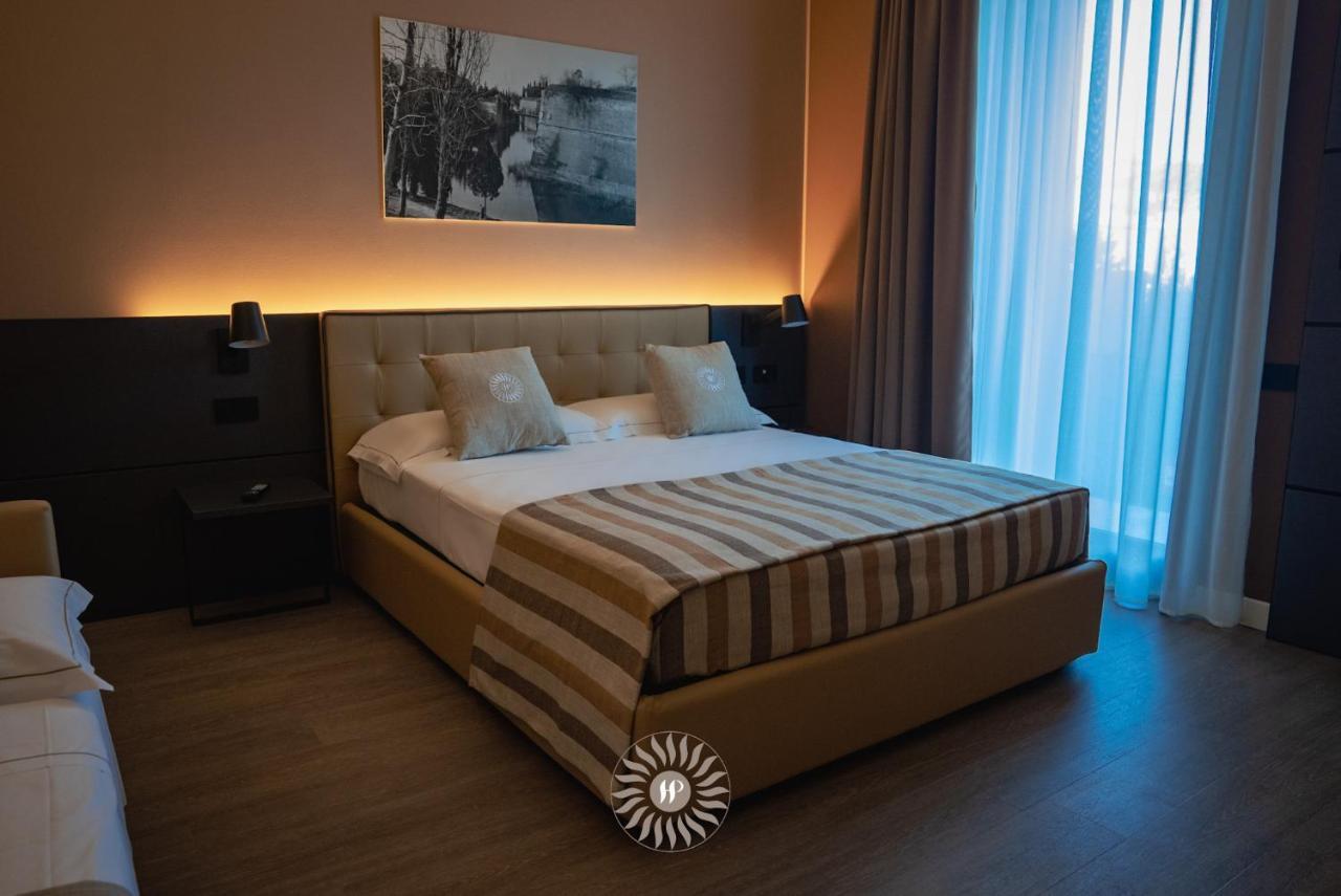 Hotel Puccini Пескьера-дель-Гарда Экстерьер фото